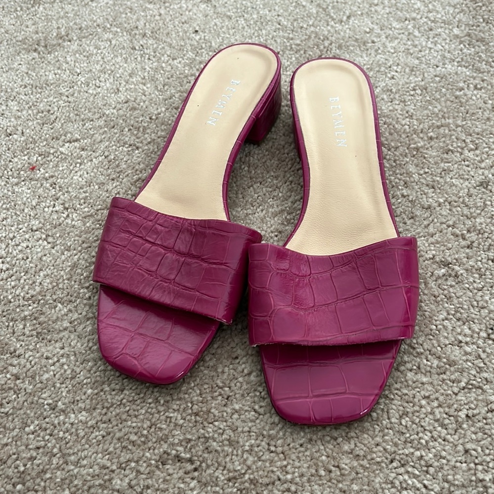 Pink Croc Pattern Sandals